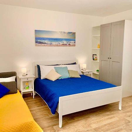 Casa Vacanze Con Vista Mare E Giardino - Amanecer มาร์ซอกกา ดิ เซนิกาลเลีย ภายนอก รูปภาพ