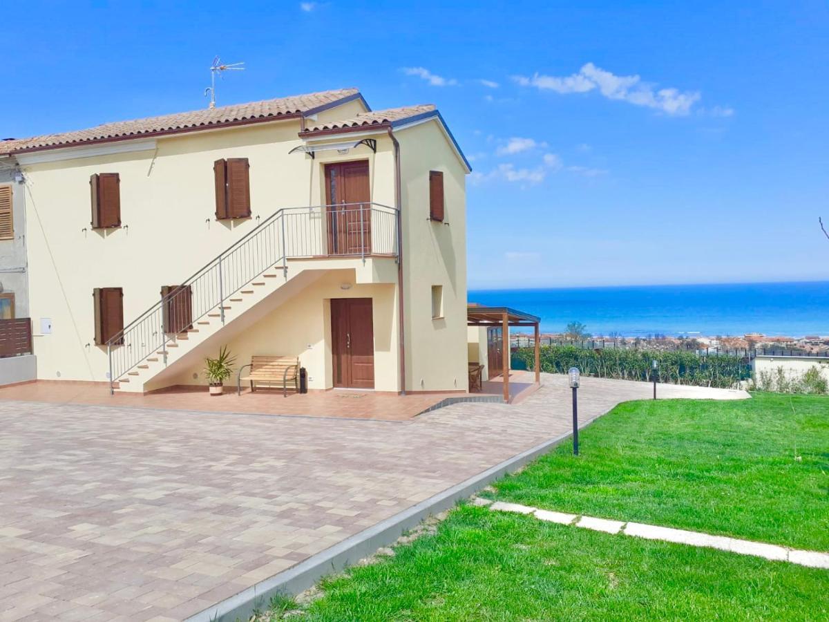 Casa Vacanze Con Vista Mare E Giardino - Amanecer มาร์ซอกกา ดิ เซนิกาลเลีย ภายนอก รูปภาพ