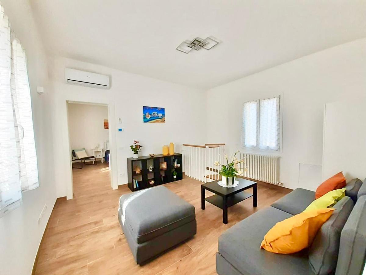 Casa Vacanze Con Vista Mare E Giardino - Amanecer มาร์ซอกกา ดิ เซนิกาลเลีย ภายนอก รูปภาพ